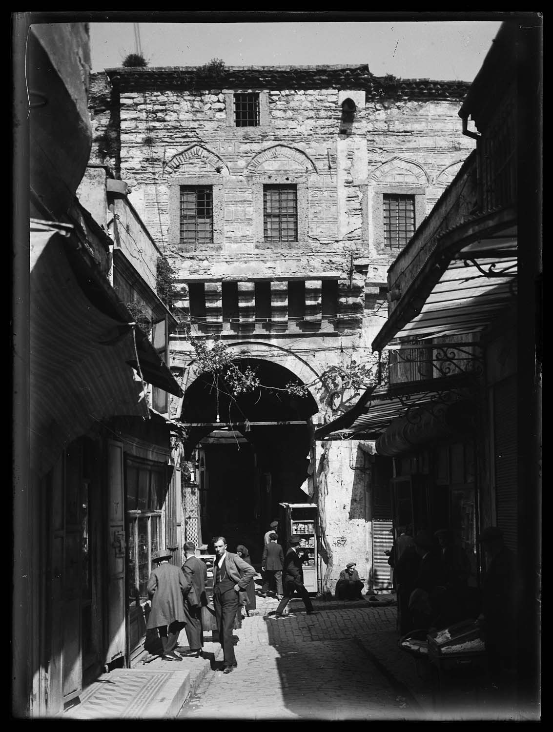 Entrée sur la rue